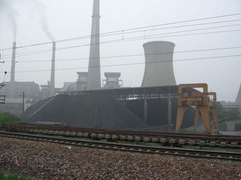 Chine : leader des énergies renouvelables mais toujours accro au charbon